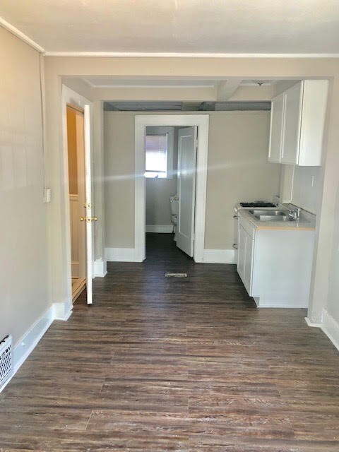 Building Photo - 1204 S Hydraulic Ave