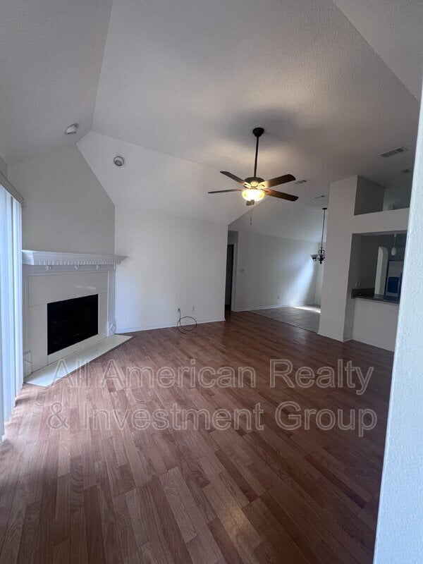 Building Photo - 1721 Colonial Ct