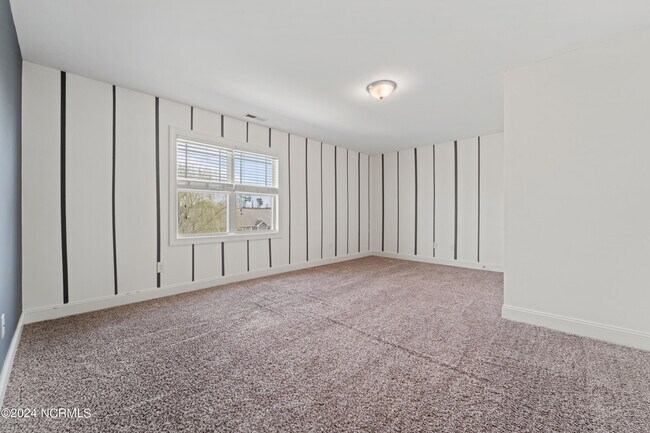 Building Photo - 262 Merin Height Rd