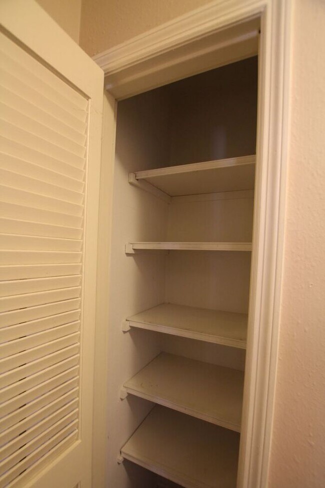 Building Photo - Beautiful 3 Bedroom, 2.5 Bath Townhome in Tyler – Available!