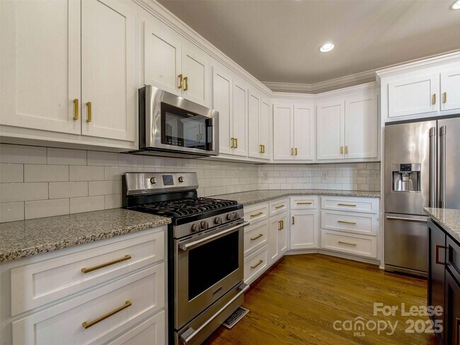 Building Photo - 1200 Mendenhall Ct