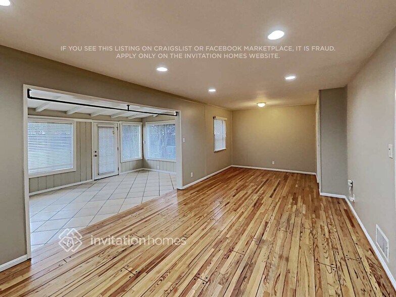 Building Photo - 15042 Romar St