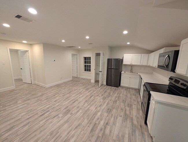 Building Photo - 7212 Corpus Christi St