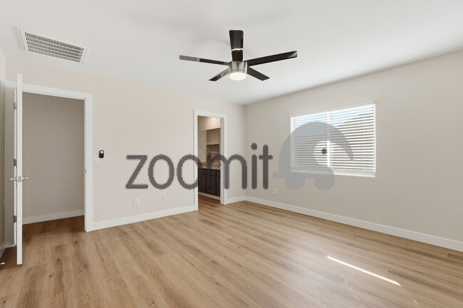 Building Photo - Amazing home in wonderful Ghost Hollow Ranch