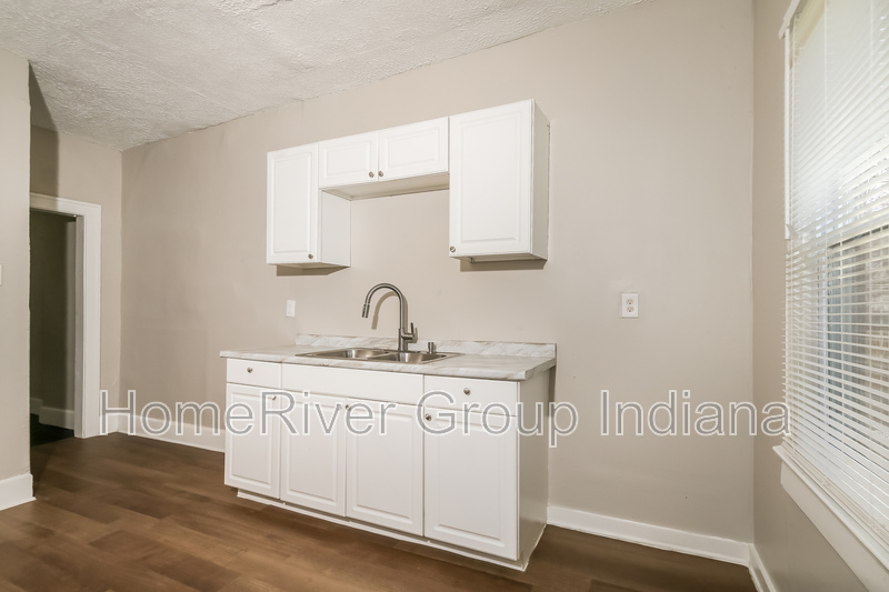 Building Photo - 40 N Euclid Ave