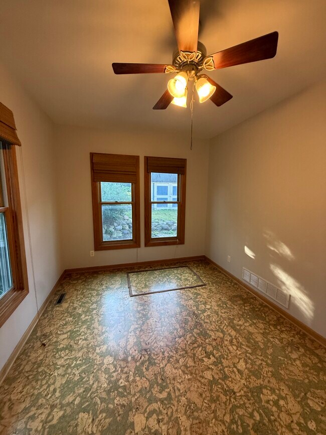 Building Photo - 1333 E Wilson St