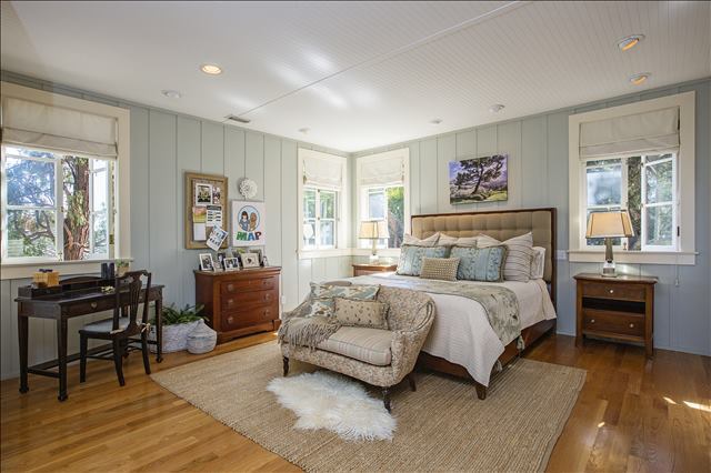 Building Photo - Coming Soon! La Canada Flintridge Contempo...