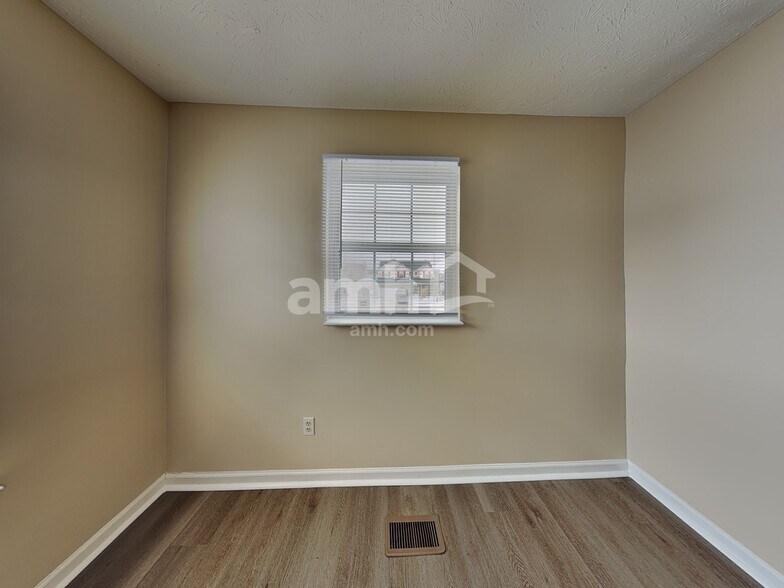 Building Photo - 5640 Rambling Dr