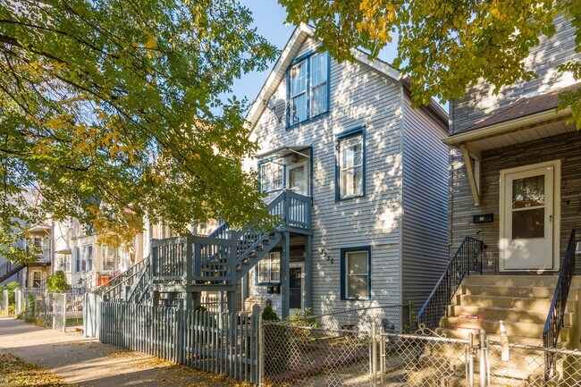 Front entrance - 3030 N Elbridge Ave