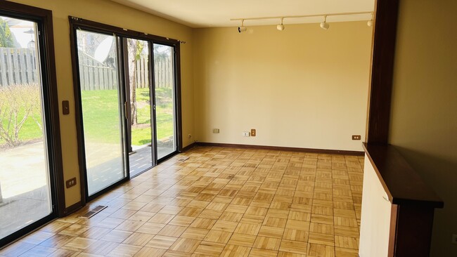 Building Photo - 1400 Alpine Ct