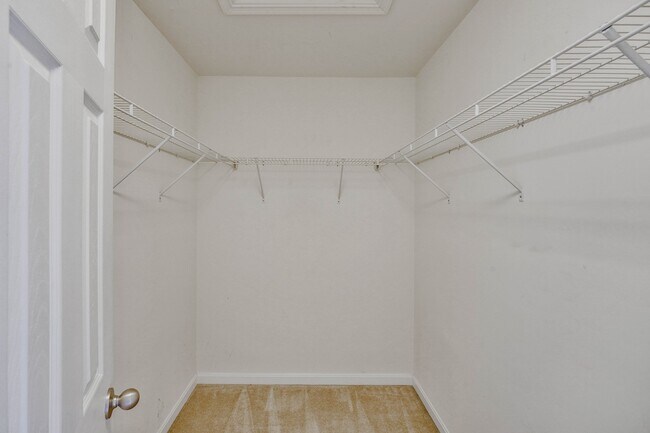 Building Photo - 3461 Eagle Ridge Dr