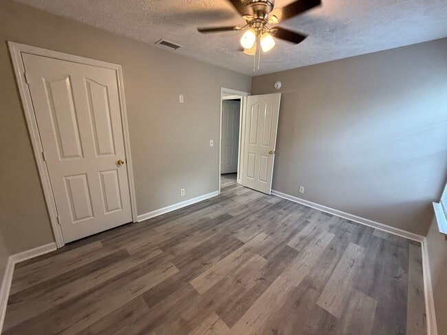 Building Photo - 272 Indian Park Dr