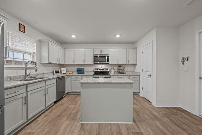 Building Photo - 107 Walton Dr