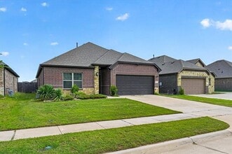Building Photo - 7815 Cottonwood Dr