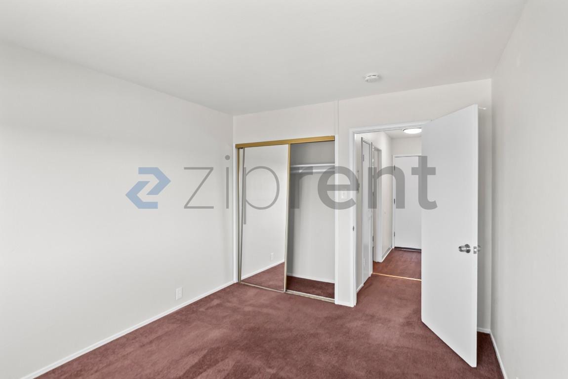 Building Photo - Unit 209