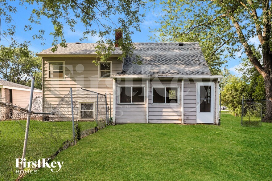 Building Photo - 12865 W Highland Ave