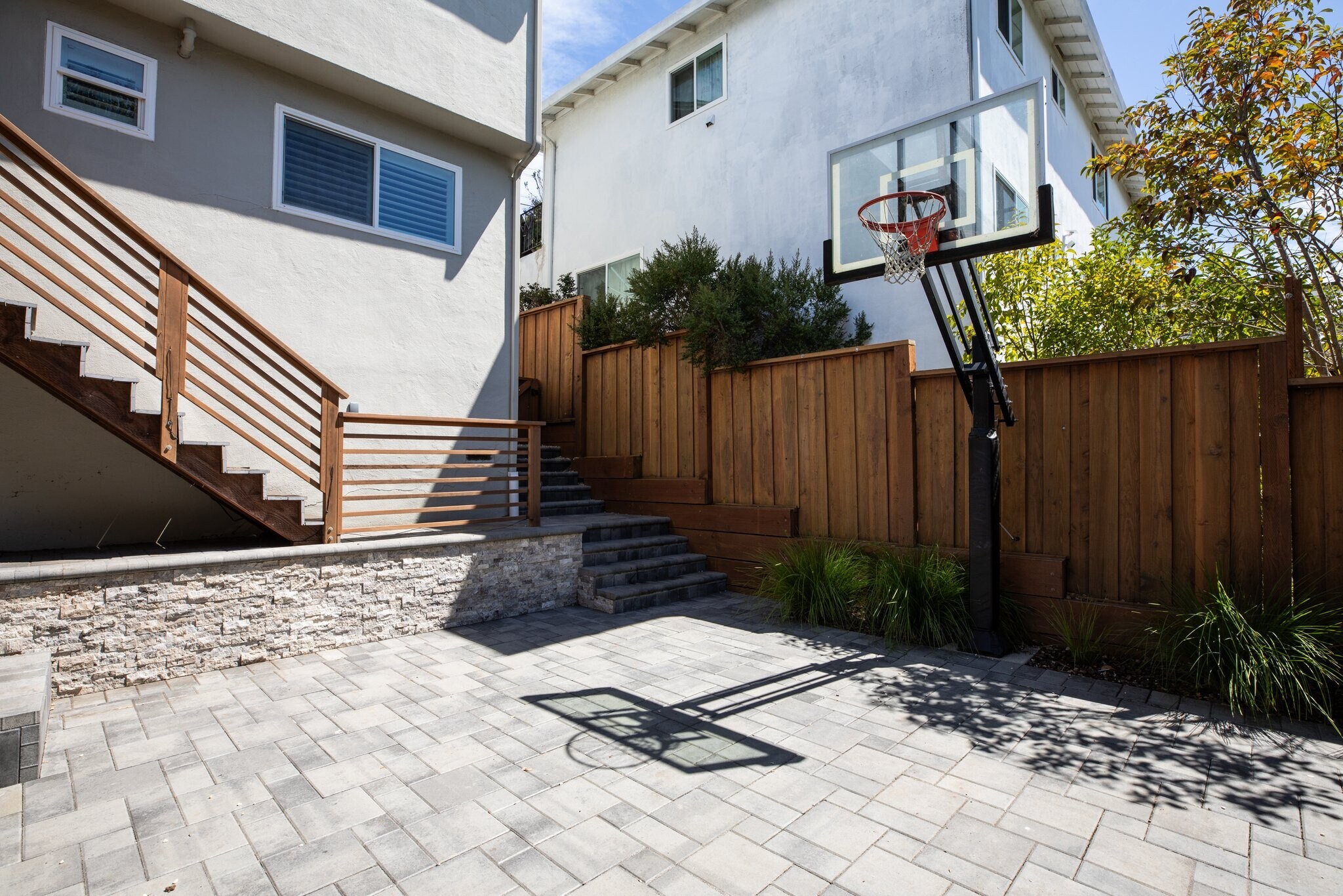 Building Photo - 3511 Hillcrest Dr