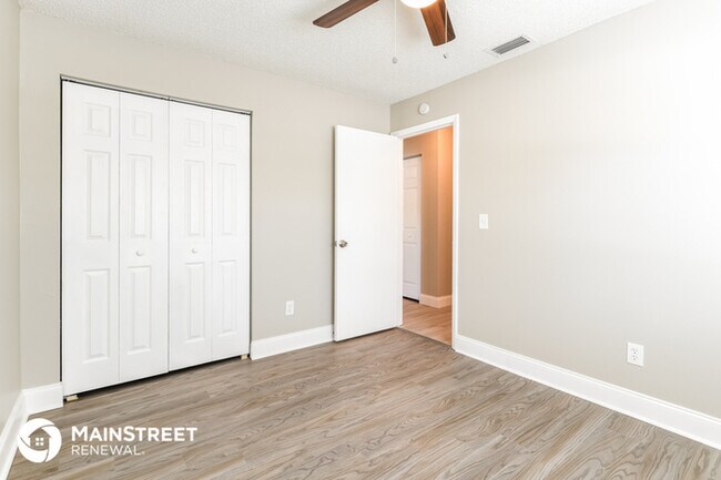 Building Photo - 13901 Bridgeport Dr