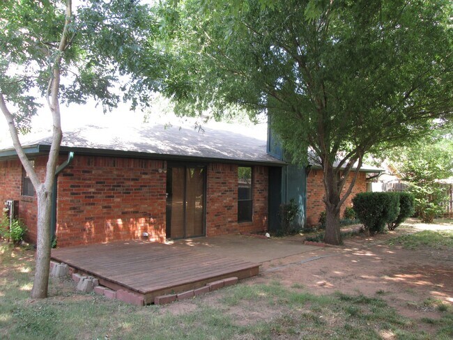 Building Photo - 233 Cindy Ave