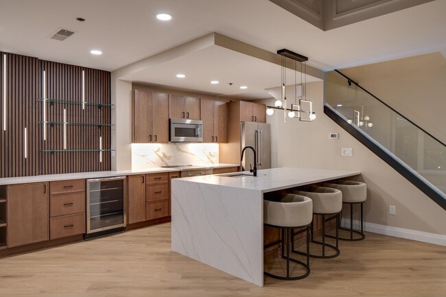 Building Photo - 600 Harbor Blvd