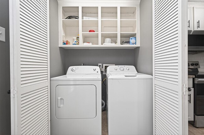 Building Photo - 6700 Richardson Rd