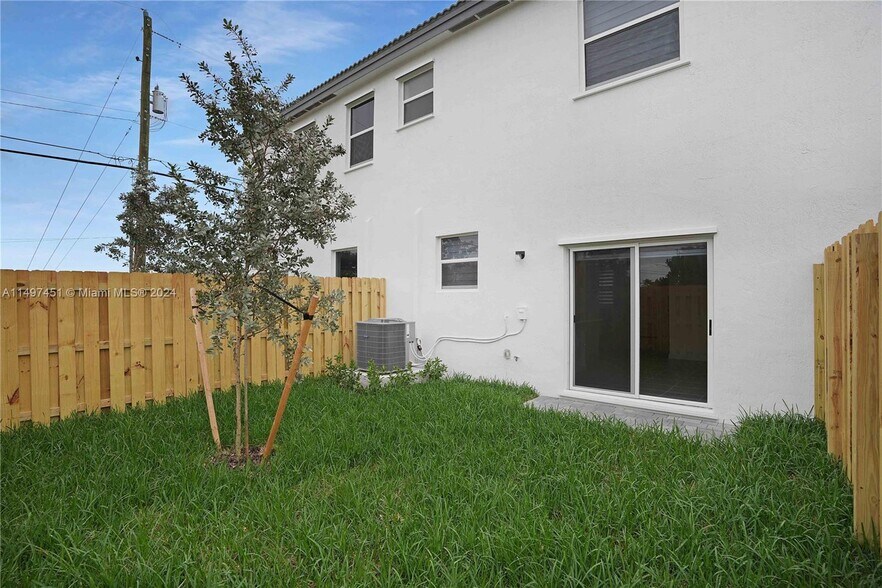 Building Photo - 16205 SW 288th Ter