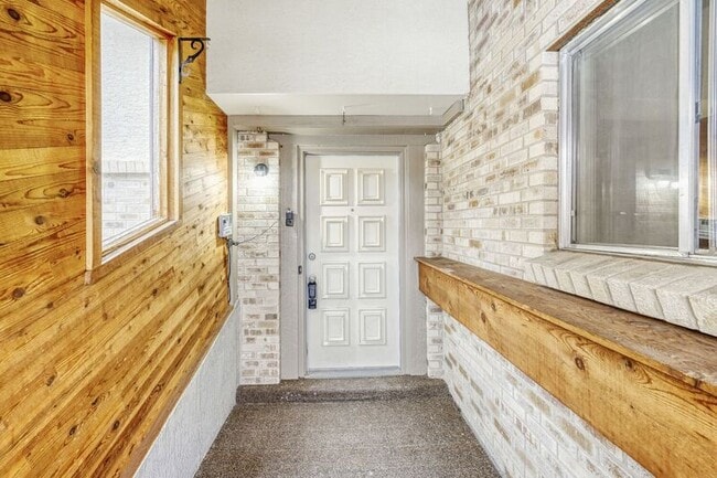 Building Photo - 5355 N Carefree Cir