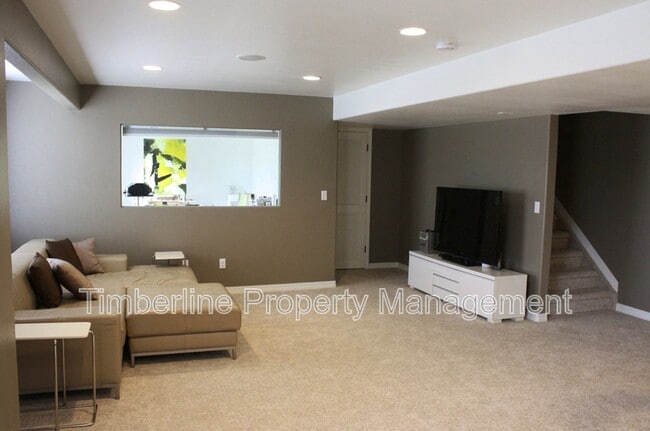 Building Photo - 9920 Paonia Park Pl