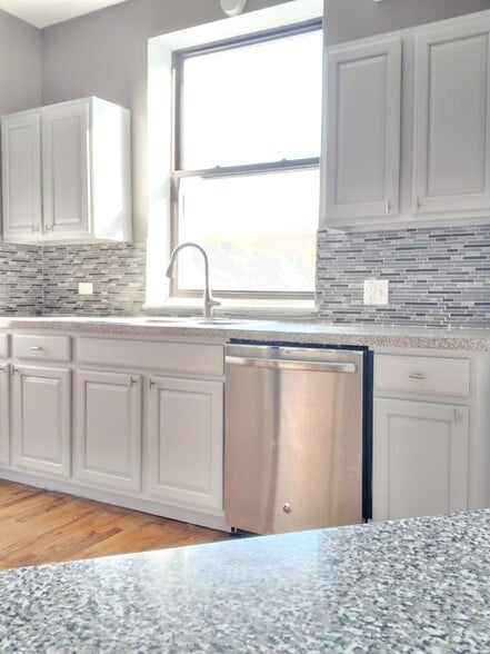 Building Photo - 4551 S Michigan Ave