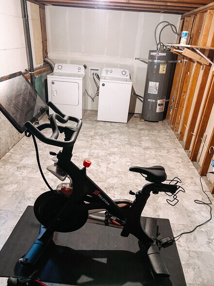 laundry room - 1734 E Liberty Ave