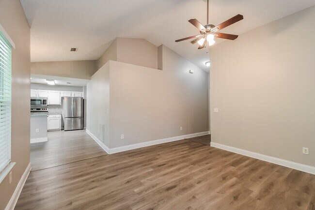 Building Photo - 6638 Lana Ln