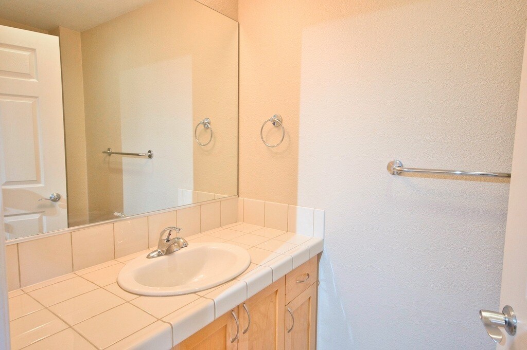 Building Photo - 1240 India St