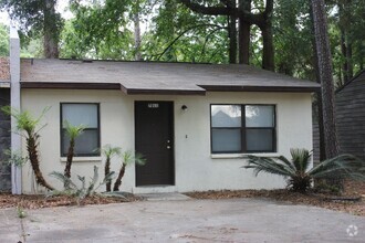 Building Photo - 2 bedroom 1 Bathroom in Tower Oaks