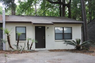 Building Photo - 2 bedroom 1 Bathroom in Tower Oaks