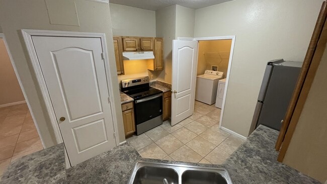 Building Photo - 17954 Villa Creek Dr