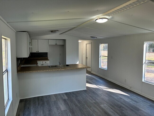 Building Photo - Newly remodeled home is located in Lancaster, SC 29720.
