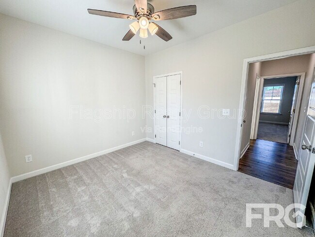 Building Photo - 101 Creeks Edge Dr