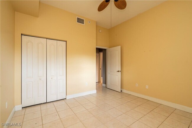 Building Photo - 14815 Laguna Dr