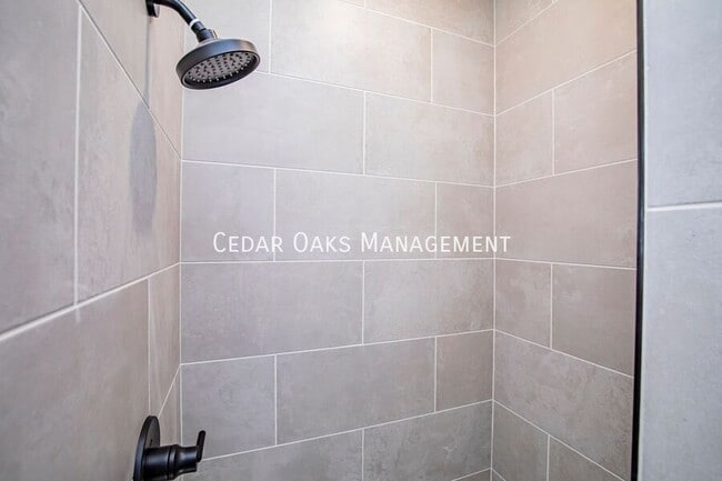 Building Photo - 118 E Mountain St