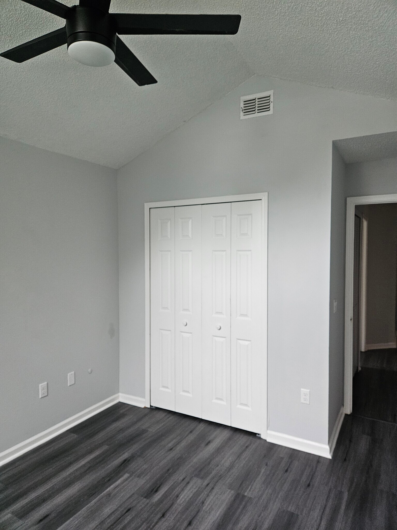 3rd bedroom - 8121 Fieldside Dr W