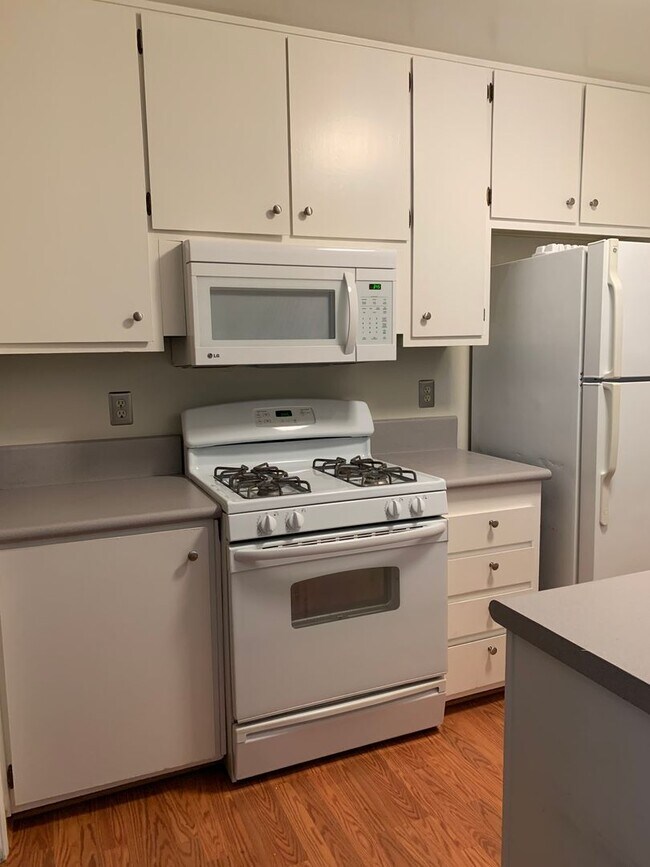 Building Photo - SINGLE STORY CONDO LOCATED IN NORTHEAST DAVIS