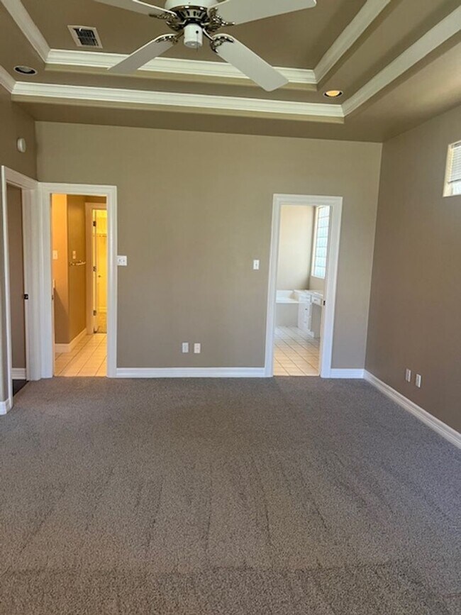 Building Photo - 3 Bedroom 3 Bathroom Berry Creek Home