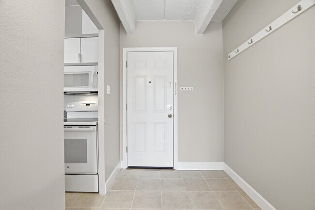 Building Photo - $1,545.94 - 1 Bed, 1 Bath Condo in the Heart of Denver!