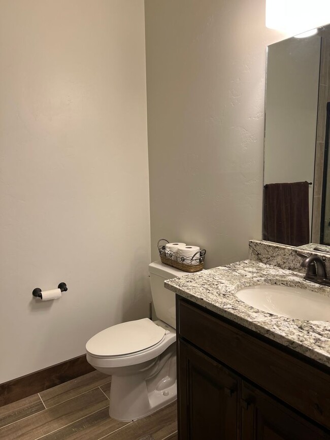 Building Photo - 3 Bedroom Townhome in Victor, ID