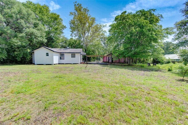 Building Photo - 808 TX-393 Loop