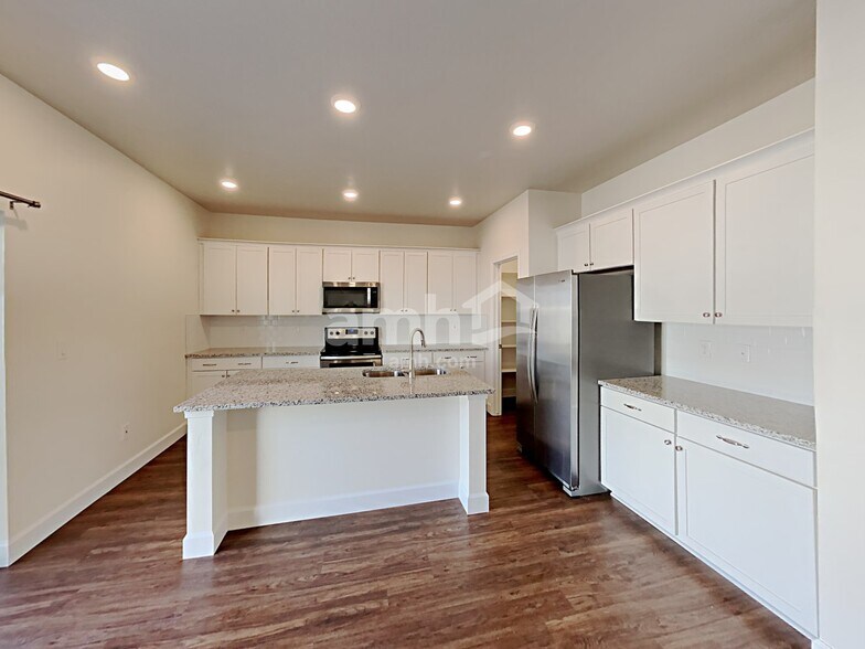 Building Photo - 2389 Surry Way