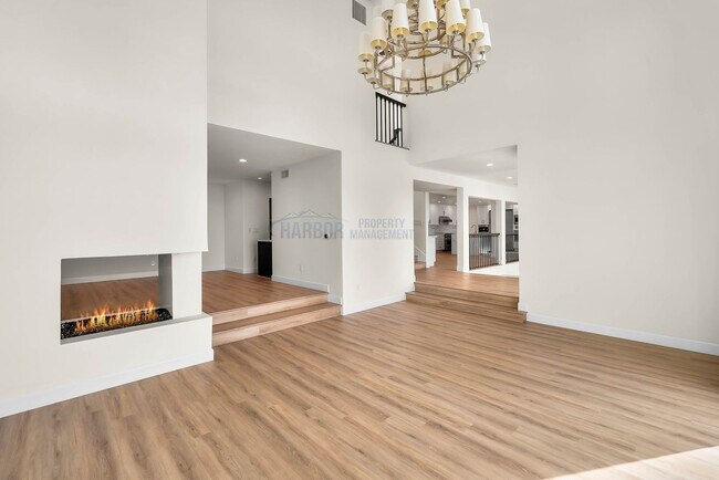 Building Photo - Palos Verdes Estates luxury home is now av...