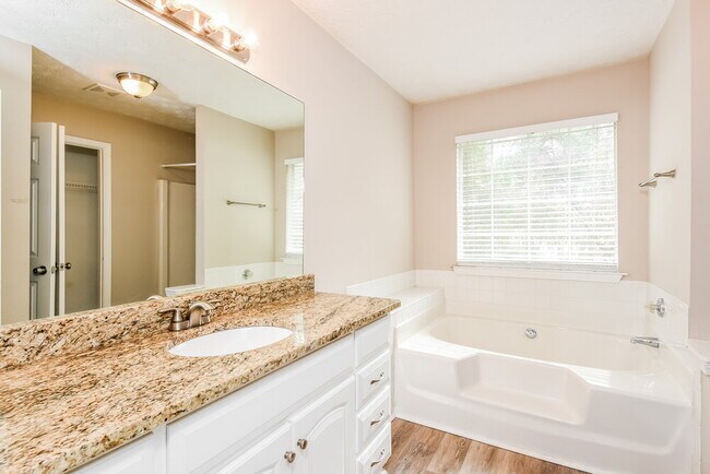 Building Photo - 3590 Broad Oak Ct