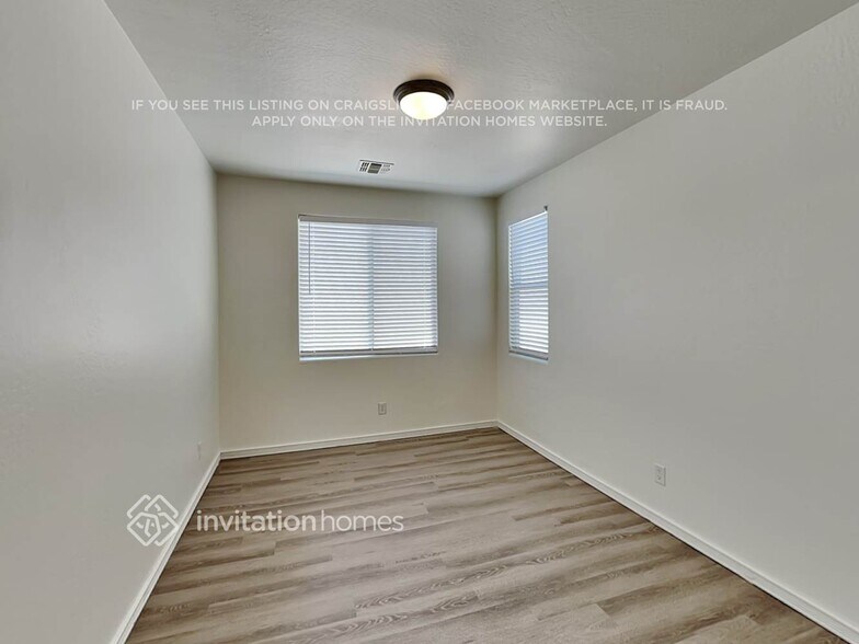 Building Photo - 10049 E Impala Ave