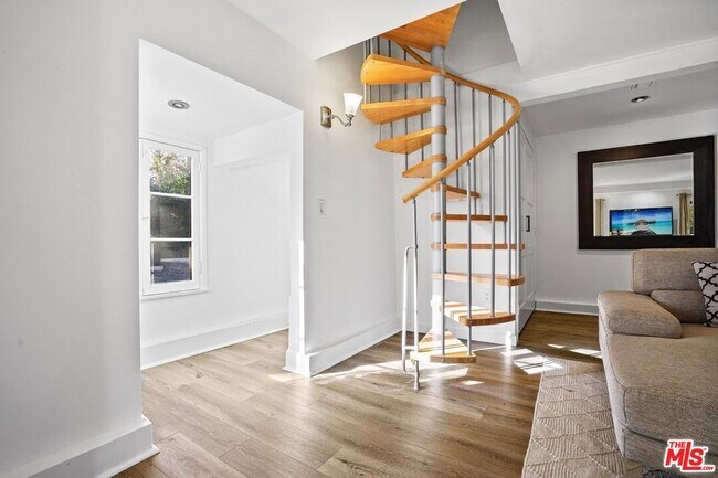 Building Photo - 23057 Sylvan St